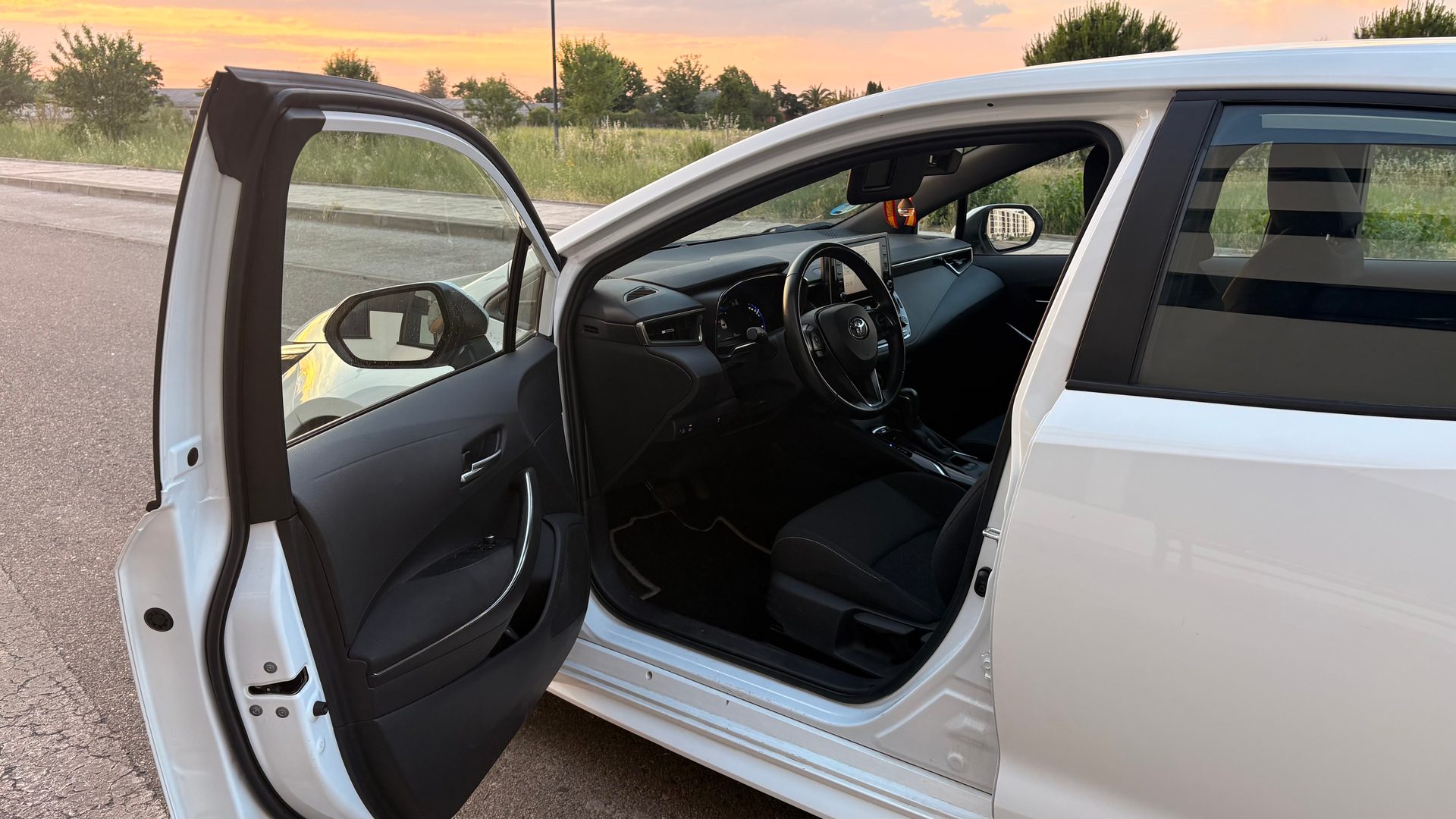 TOYOTA Corolla 1.8 125H ACTIVE TECH ECVT foto 7