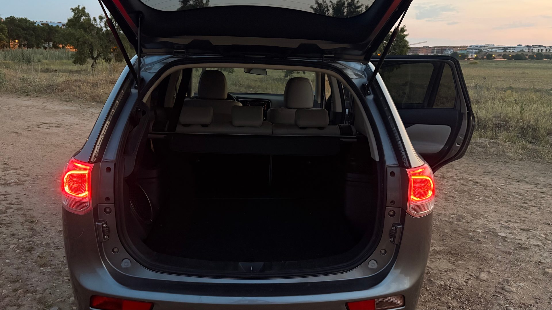 MITSUBISHI Outlander 2.0 PHEV Kaiteki Auto 4WD foto 14