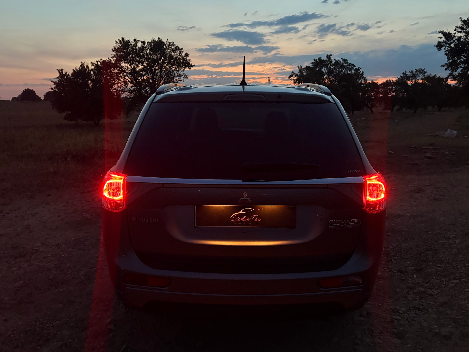 MITSUBISHI Outlander 2.0 PHEV Kaiteki Auto 4WD foto 4