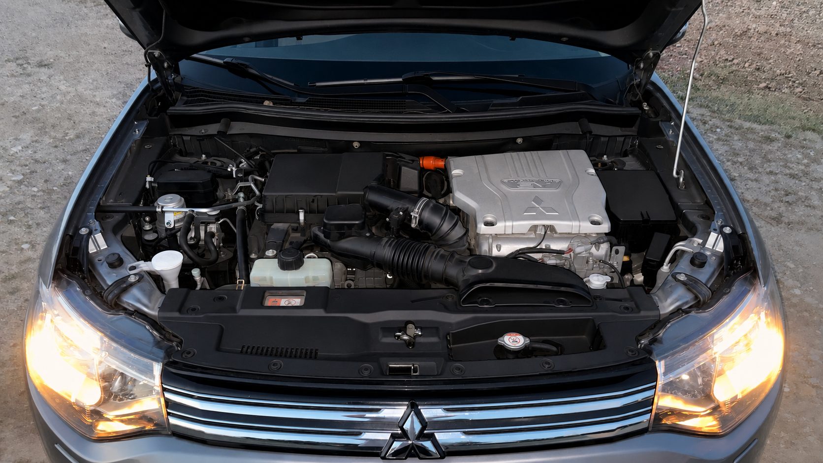 MITSUBISHI Outlander 2.0 PHEV Kaiteki Auto 4WD foto 18