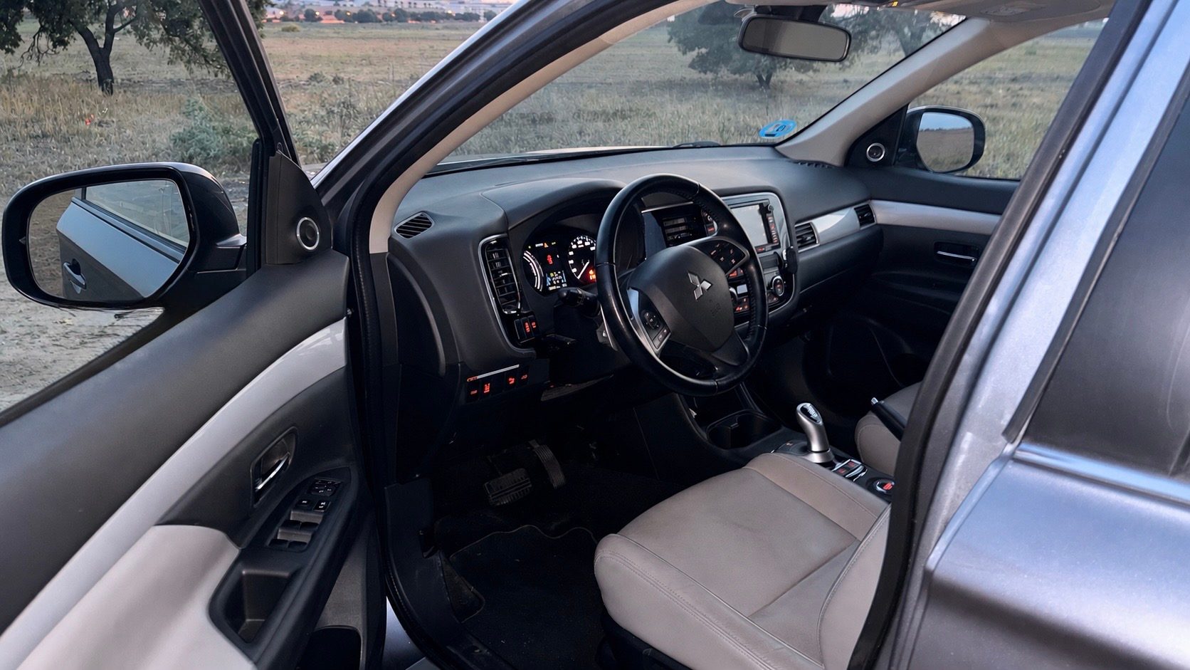 MITSUBISHI Outlander 2.0 PHEV Kaiteki Auto 4WD foto 5