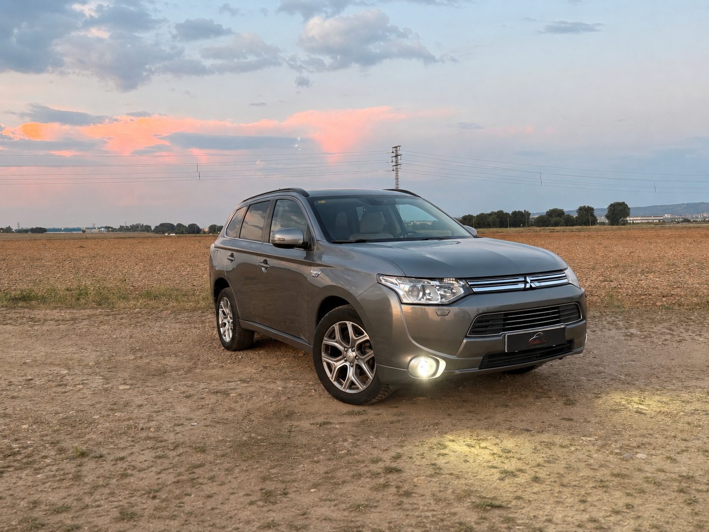 MITSUBISHI Outlander 2.0 PHEV Kaiteki Auto 4WD de ocasión en Alcalá de Henares